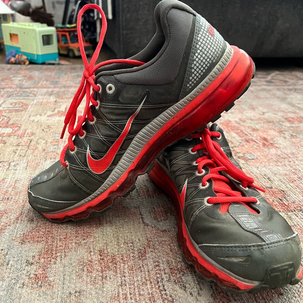 Nike Men's Athletic Shoes in Gray and Orange